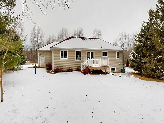 3rd image of 3177 Lakecrest Rd NE