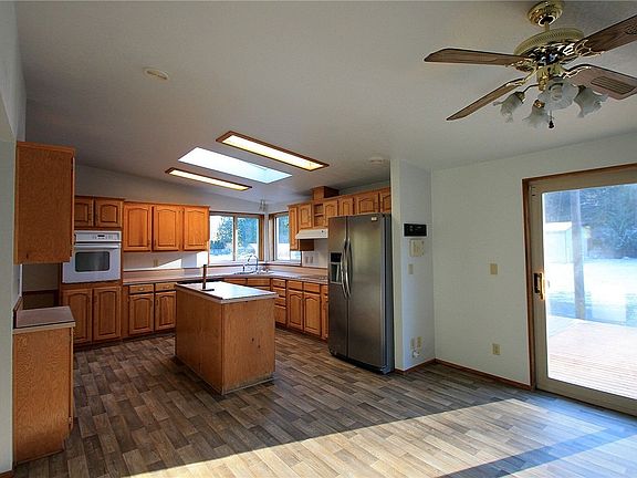 4th image of 2810 77th St NE