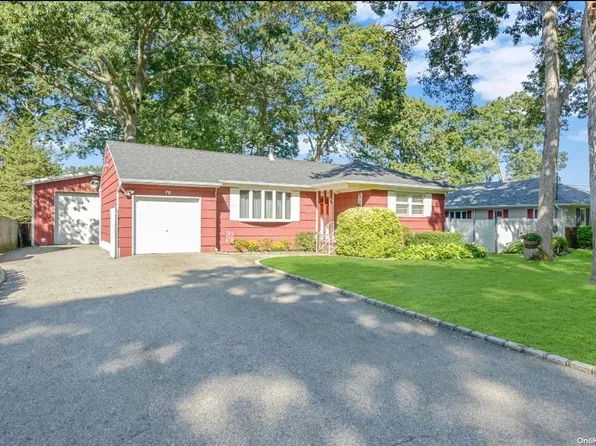 76 Horton Street, West Islip, NY 11795