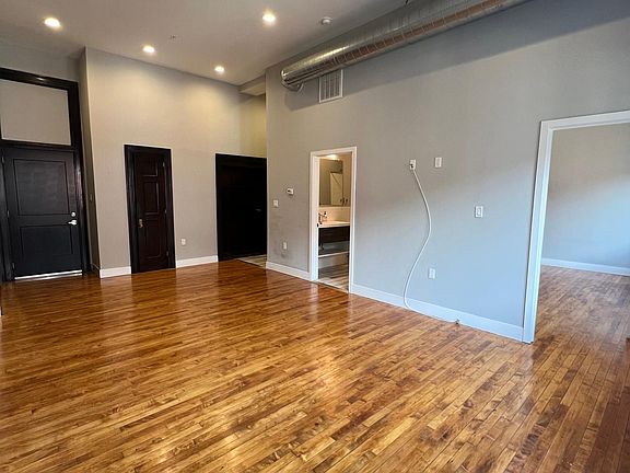 2nd image of 1507 S 17th St #112