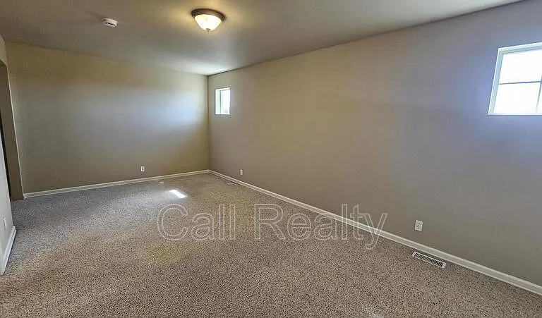 7813 S Parway Ln — Photo 11