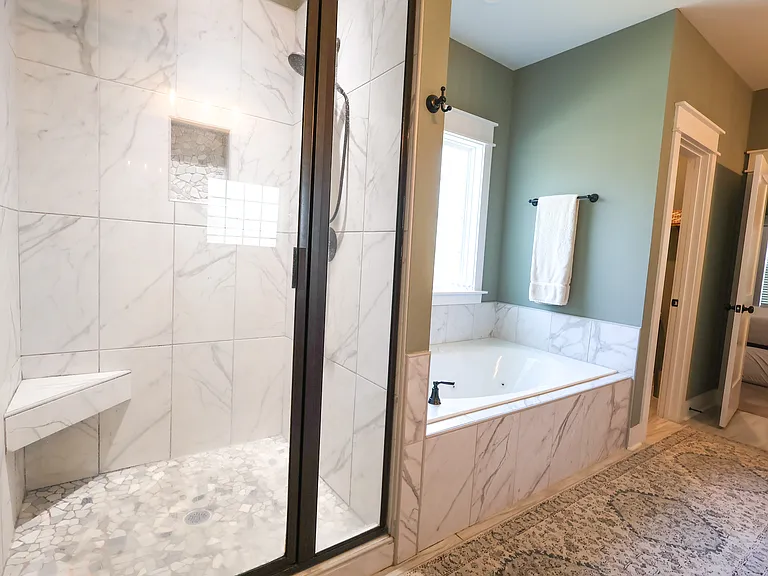 410 Stonegate Trl — Photo 16