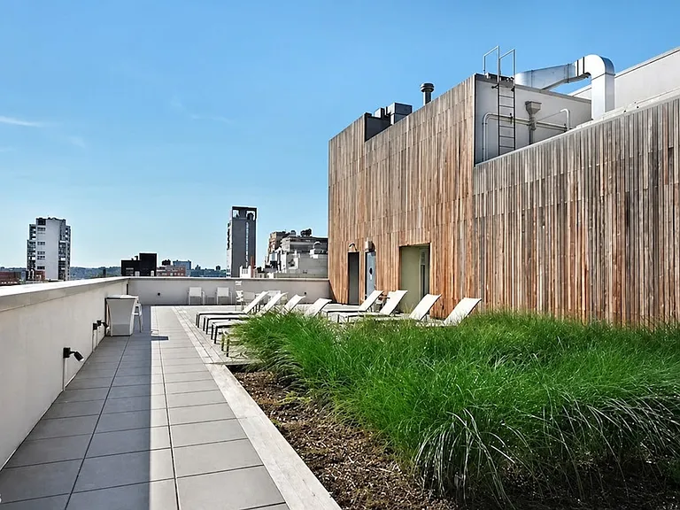 420 W 25th St #2D — Photo 12