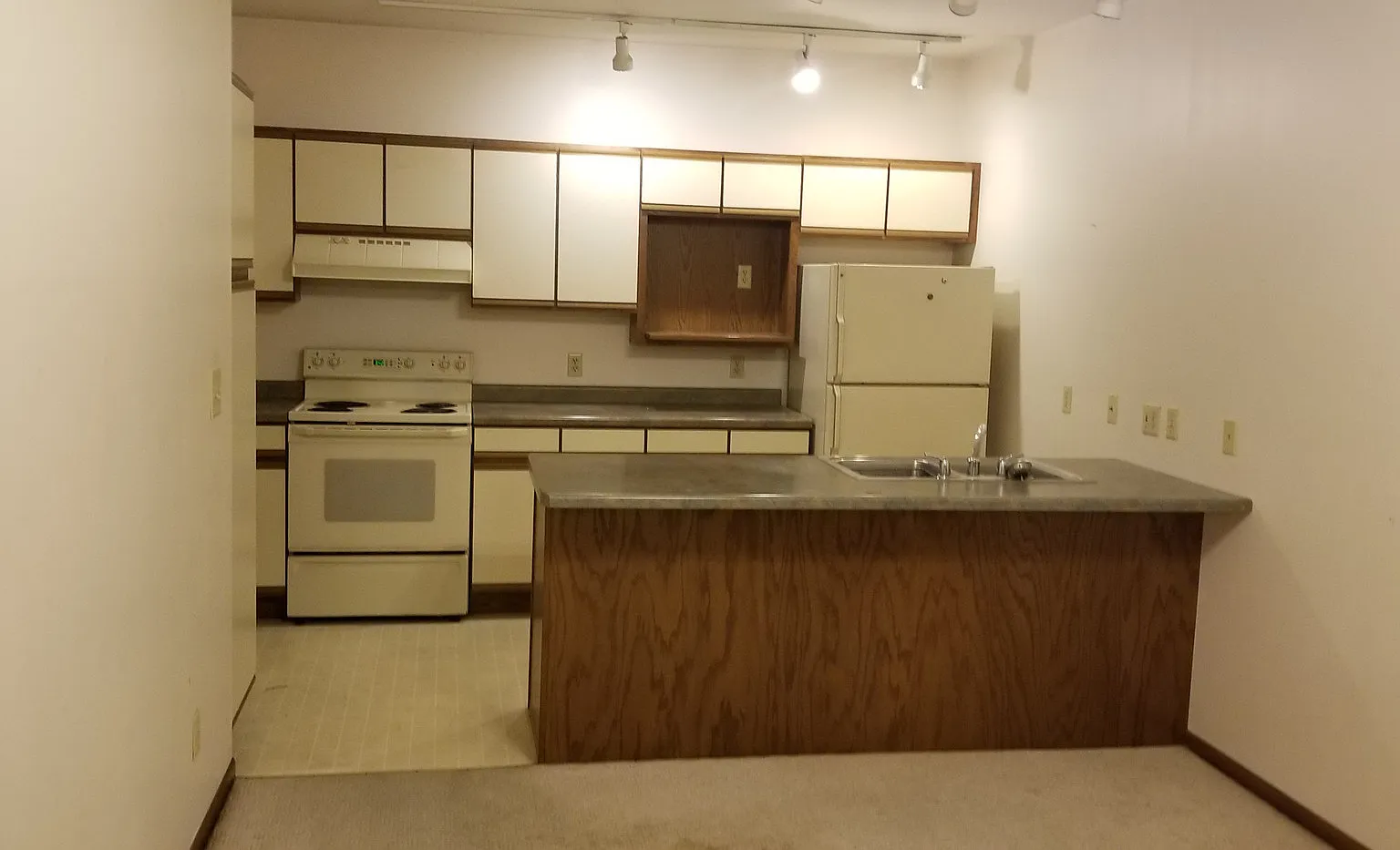 Indiana Avenue 1 — Photo 2