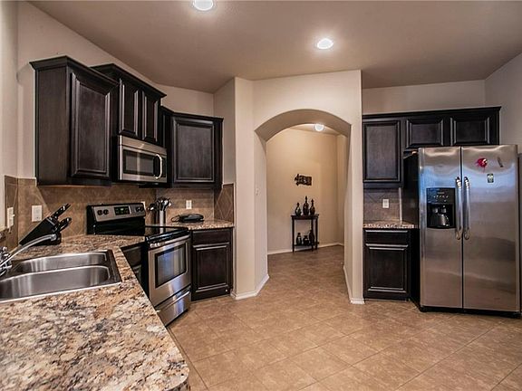 5th image of 2037 Karsen Ln