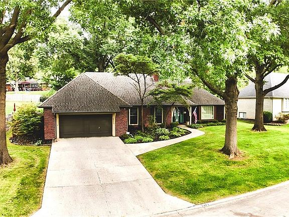 3rd image of 3413 W Colony Sq