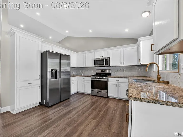 45925 Ashwood Ln — Photo 8