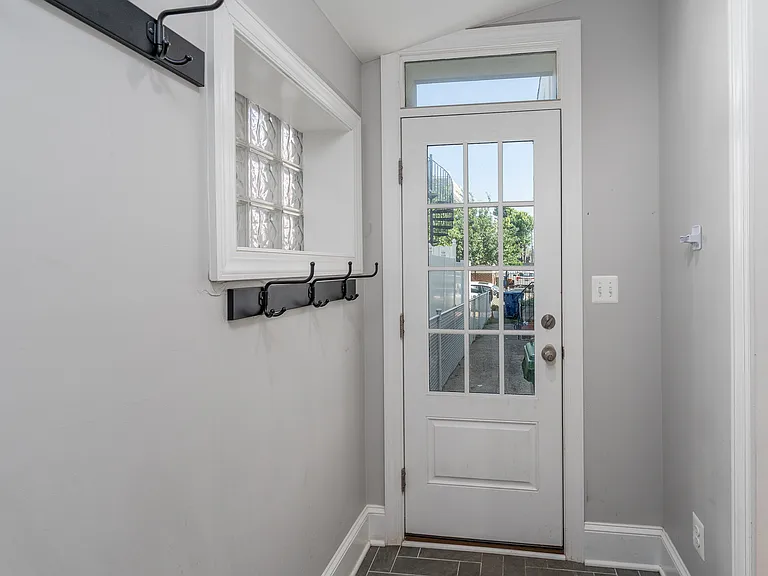 4 E Gittings St — Photo 11