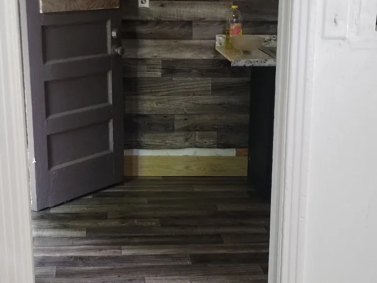 3911 Sumner St — Photo 3