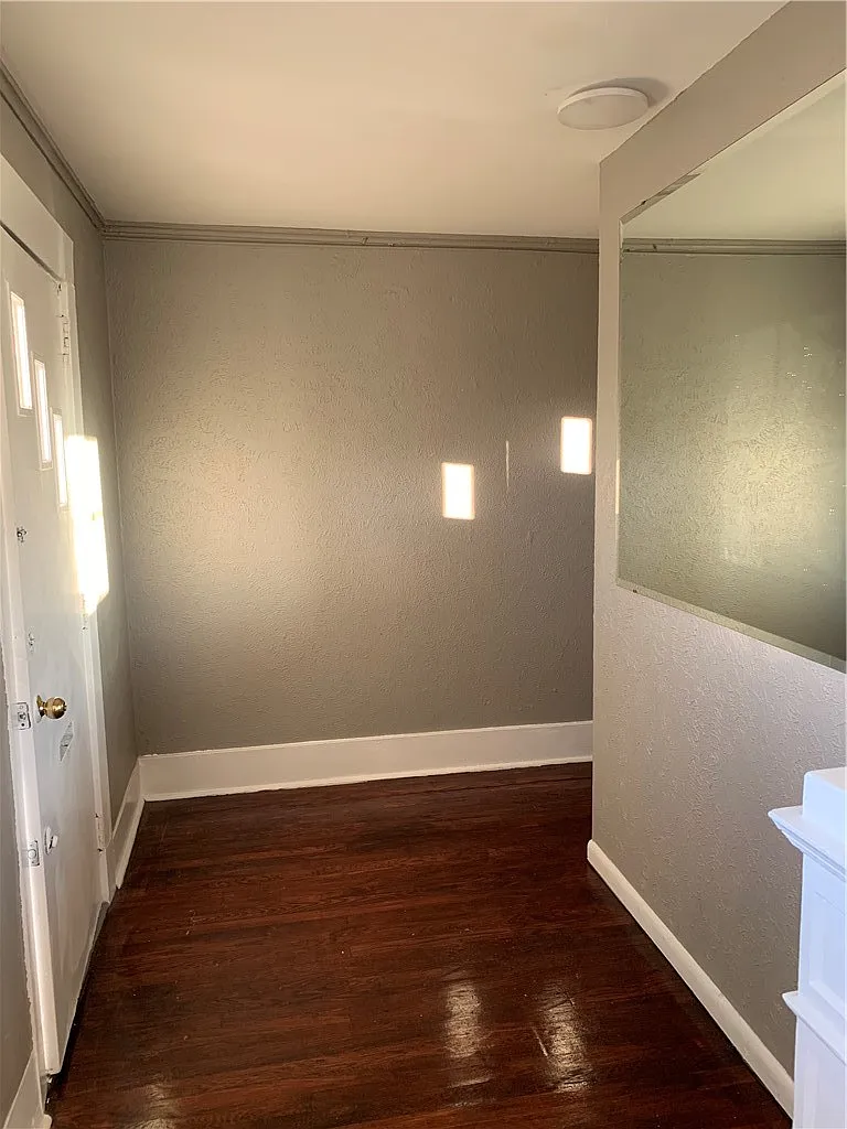 4 bed, 1.5 bath, 1474 sqft, $2,050 — Photo 3