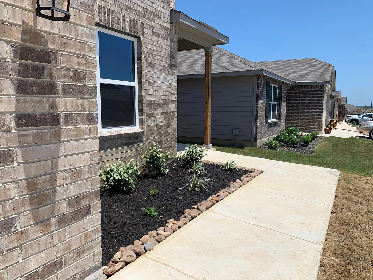 721 Peak Pl — Photo 2
