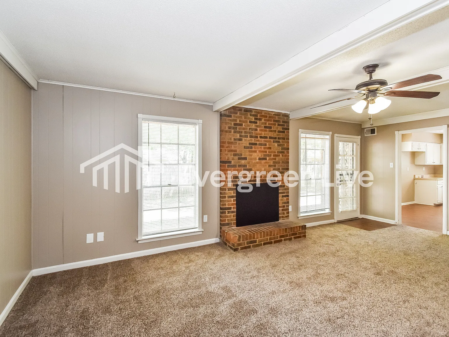 4 bed, 2.0 bath, 2156 sqft, $1,595 — Photo 4