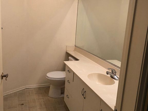 2nd image of 3568 Vinton Ave #101