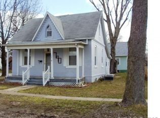 790 11th St, Carlyle, IL