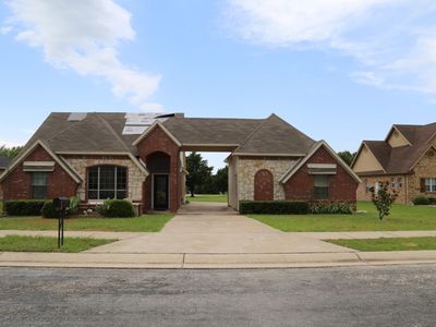 1802 High Point Dr, Pilot Point, TX, 76258