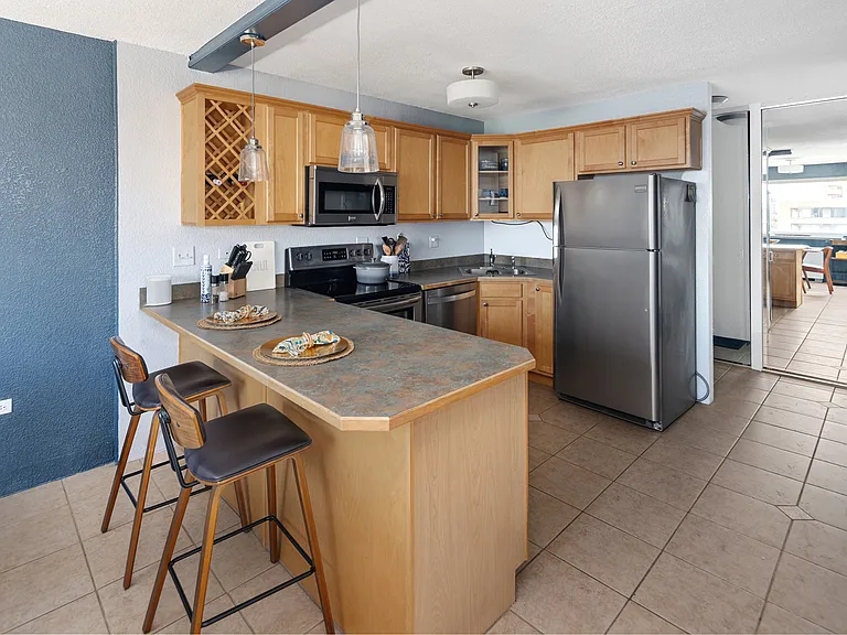 909 N Logan St #8F — Photo 3