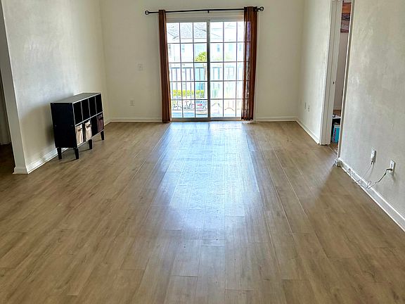 4th image of 4911 Key Lime Dr Unit 301
