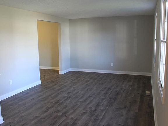 3rd image of 1649 Brentwood Ct