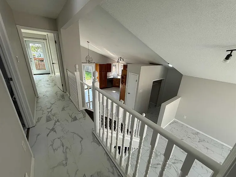 2725 57b Ave — Photo 24