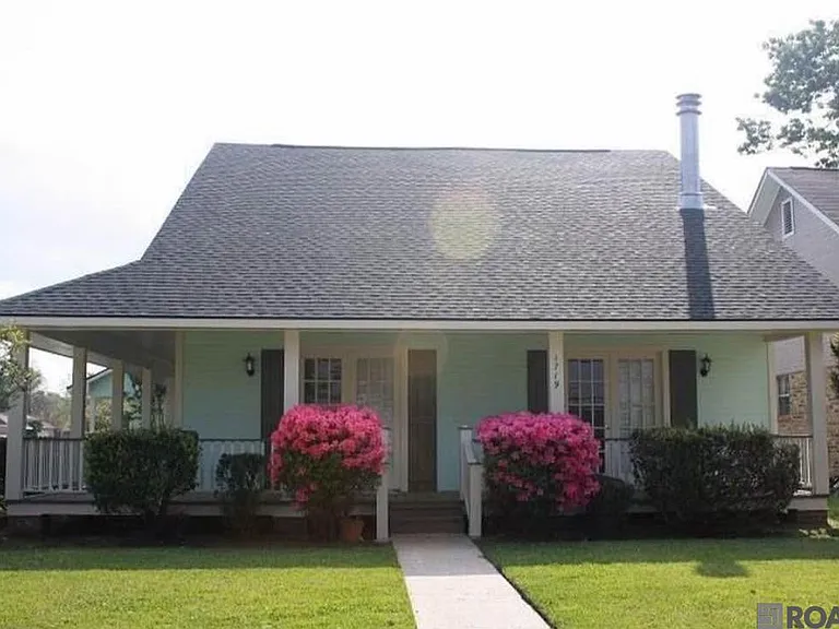 1719 Tallwood Dr — Photo 1
