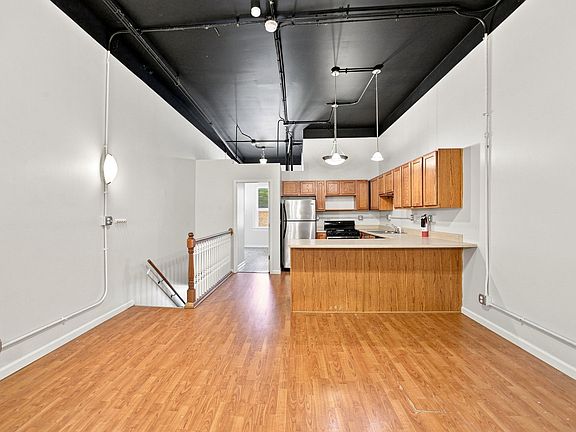 5th image of 412 Main St #2