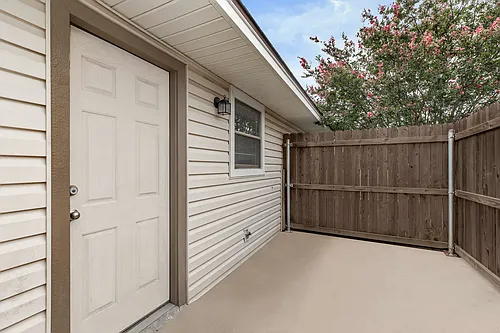The Hunnington Townhomes Photo 1