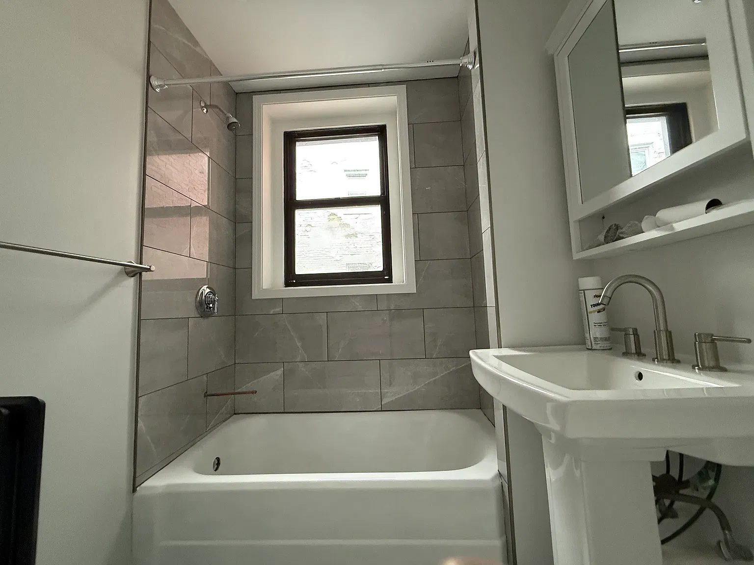 2 bed, 975 sqft, $2,800 — Photo 4