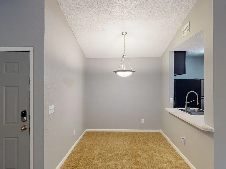 Altamira Place Apartment Homes — Photo 129