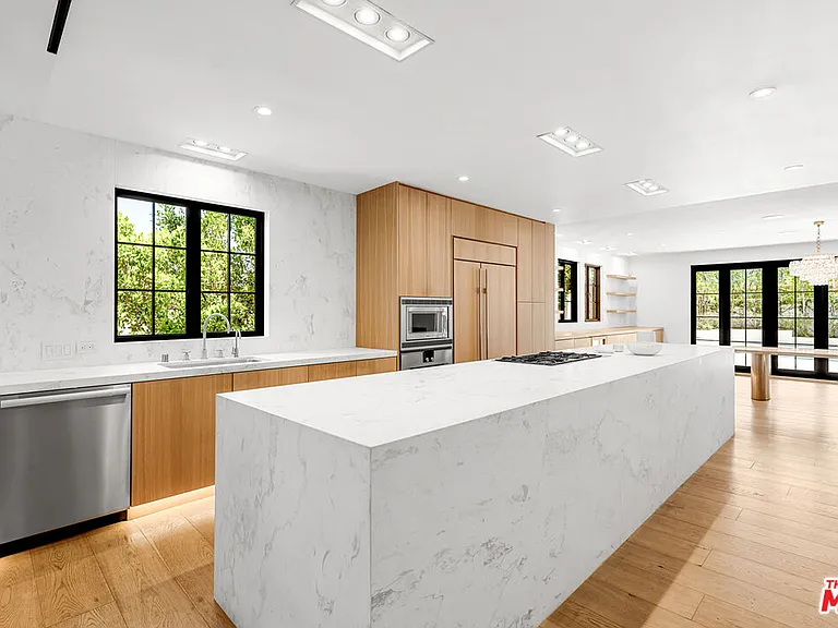 1001 Hanover Dr — Photo 14