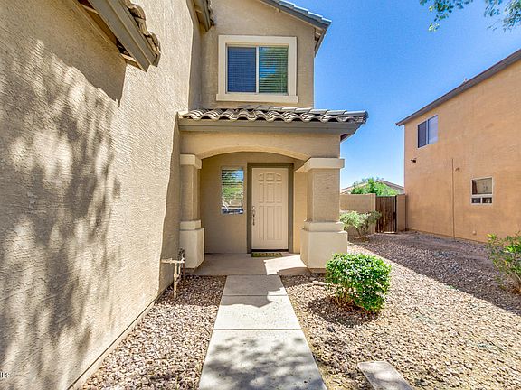 3rd image of 205 W Brangus Way