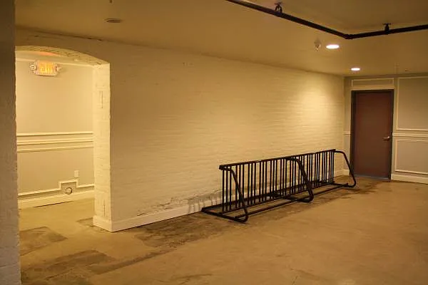 27 Western Avenue — Photo 2