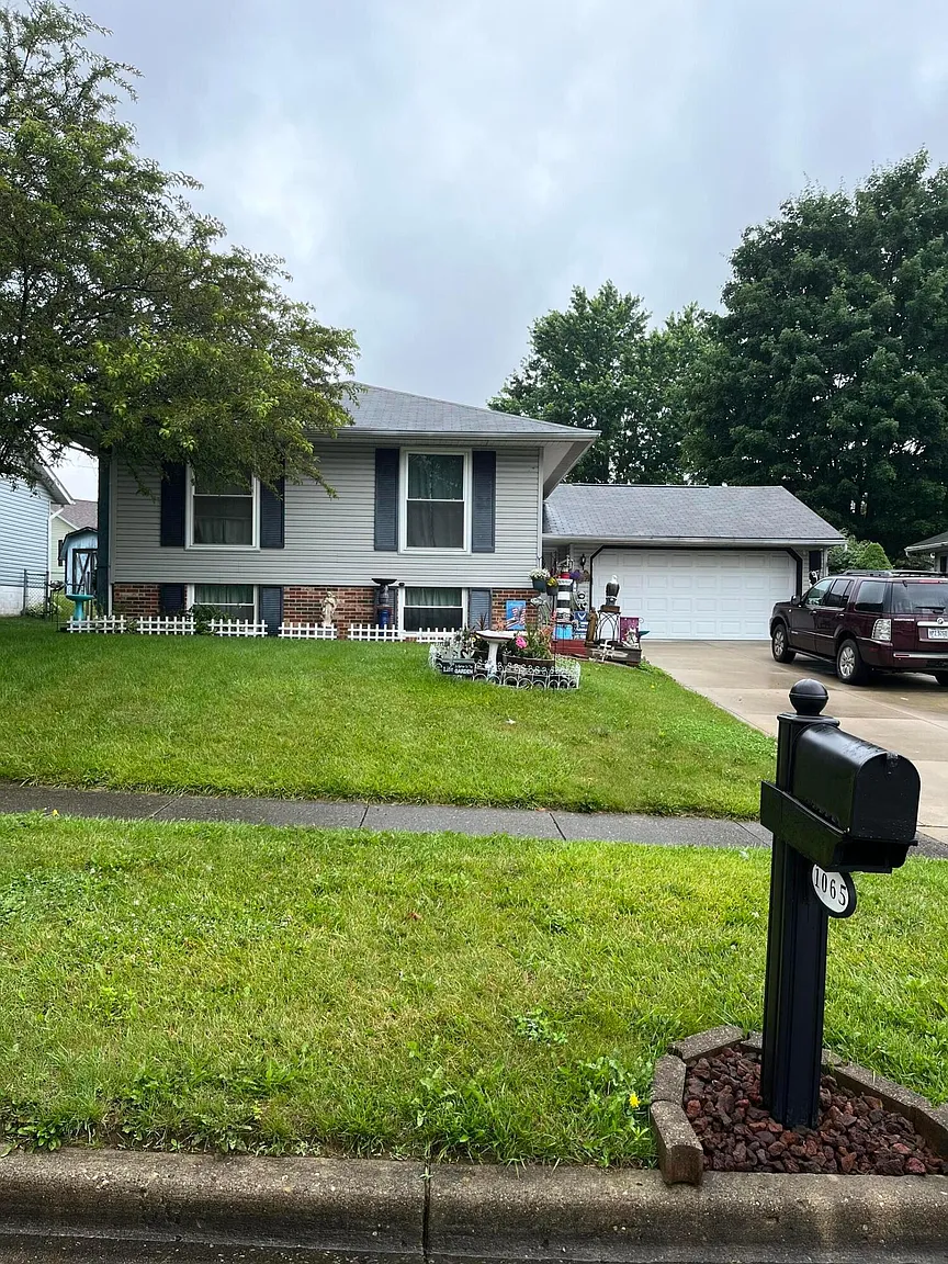 1065 Jennifer Ln photo 1