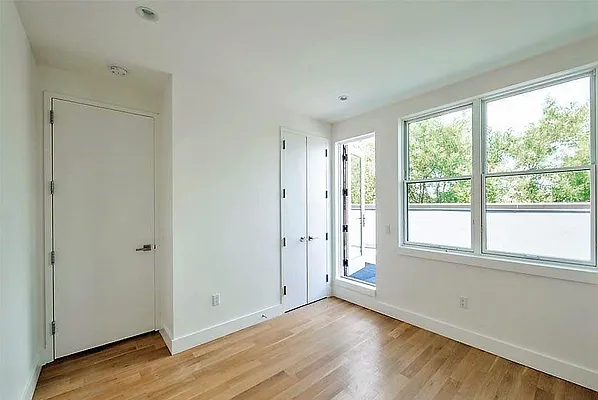Rented by Simply Brooklyn Realty Inc | media 31