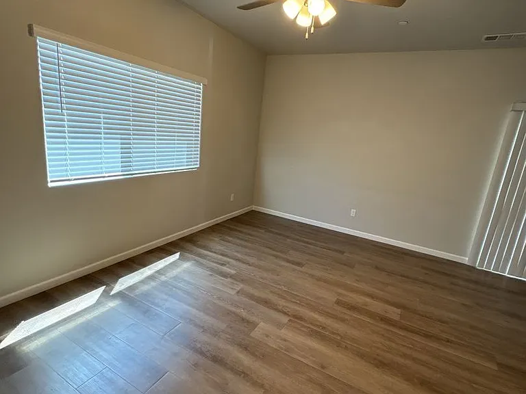 518 S Summit St #101-103 — Photo 2