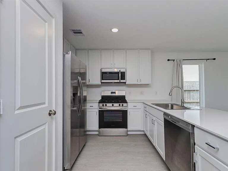 1631 Country View Dr — Photo 8