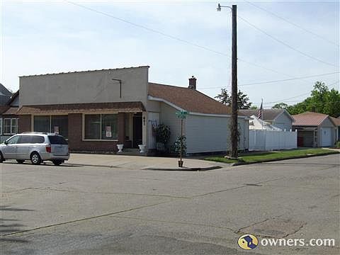 Corner front view