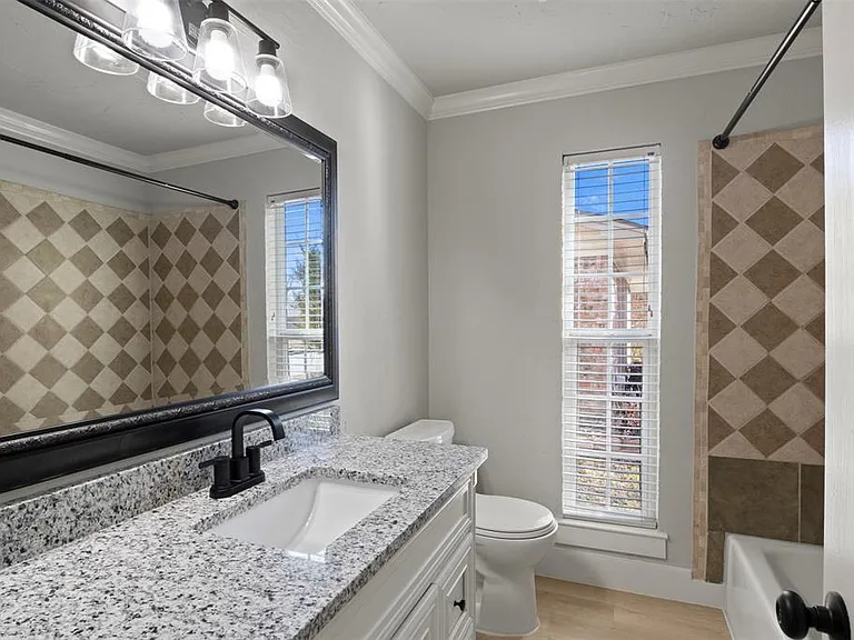 807 Salem Dr — Photo 12