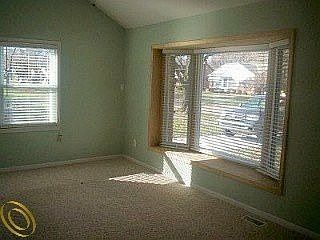 4th image of 1421 Birchcrest Dr