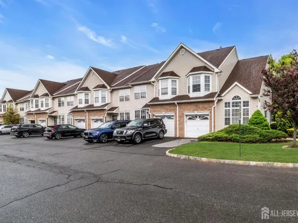 9 Stallion Ct, Somerset, NJ 08873