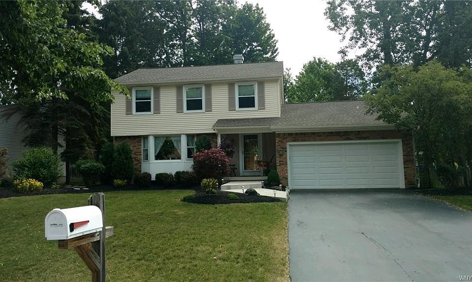 1st image of 27 Silver Thorne Dr