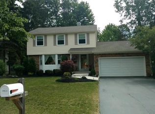 27 Silver Thorne Dr, Buffalo, NY 14221