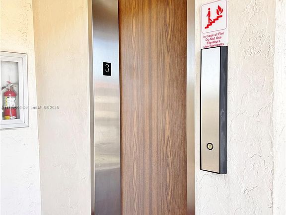 3rd image of 711 S Hollybrook Dr APT 304