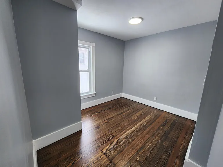 123 Ridgeway St — Photo 4