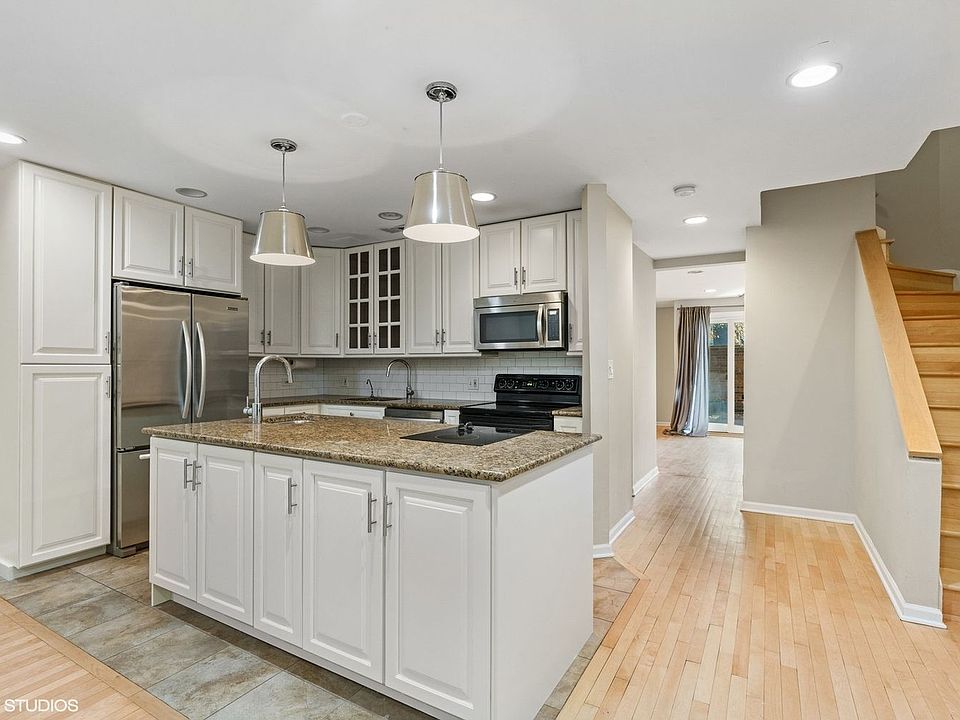1st image of 1330 N Lasalle St #106