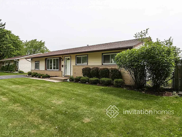 137 Shadywood Ln — Photo 3