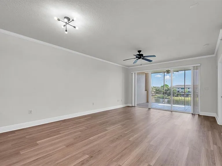 7069 Key Haven Rd #302 — Photo 15