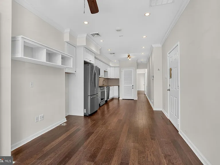 4435 Sansom St #1 — Photo 3