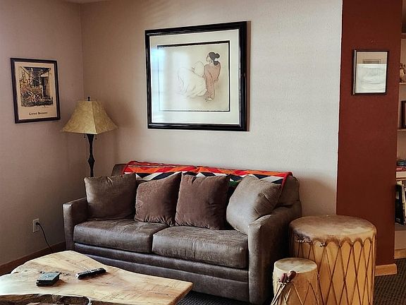 5th image of 110 Sutton Pl #208