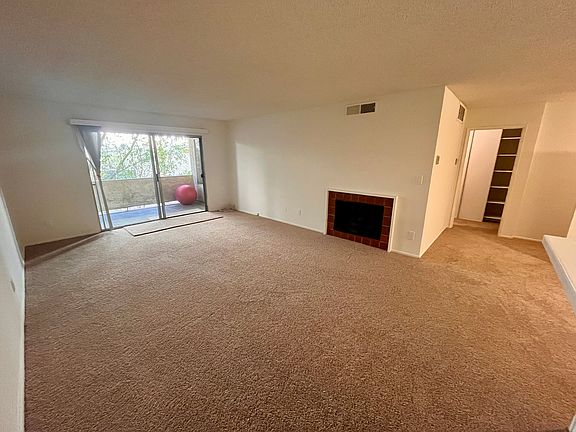 4th image of 4901 Whitsett Ave APT 206