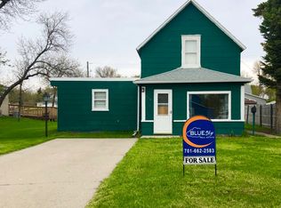 315 10th St NW, Devils Lake, ND 58301